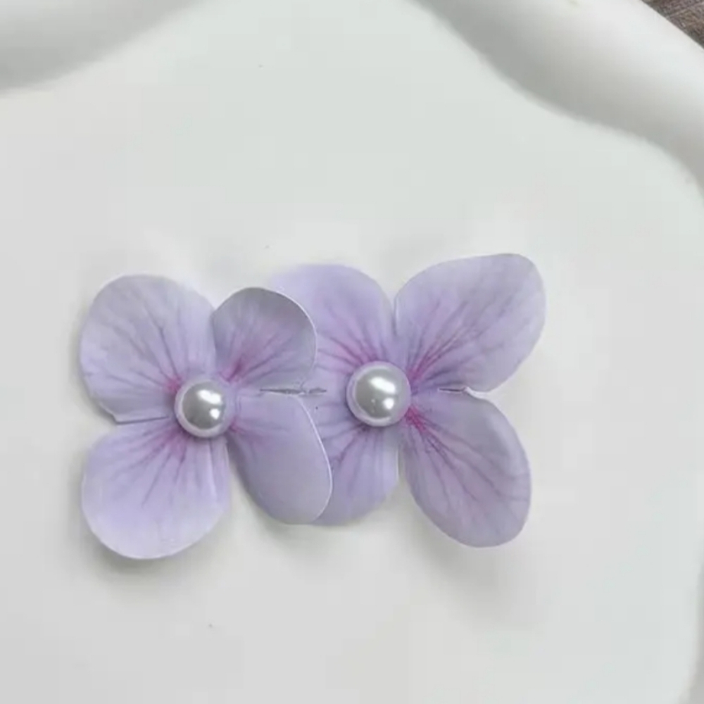 Flower hair clip with Pearls